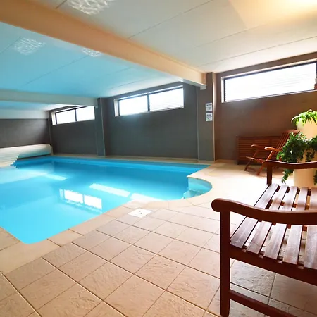 Family Villa, Profondeville בואה - דה - ווילרס