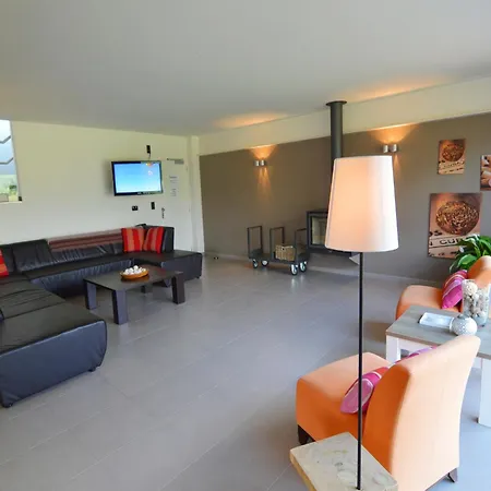 Family Villa, Profondeville Casa de Férias Bois-de-Villers