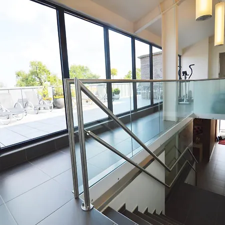 Family Villa, Profondeville Tatil Evi *