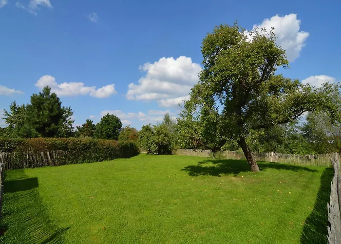 Family Villa, Profondeville בית נופש *